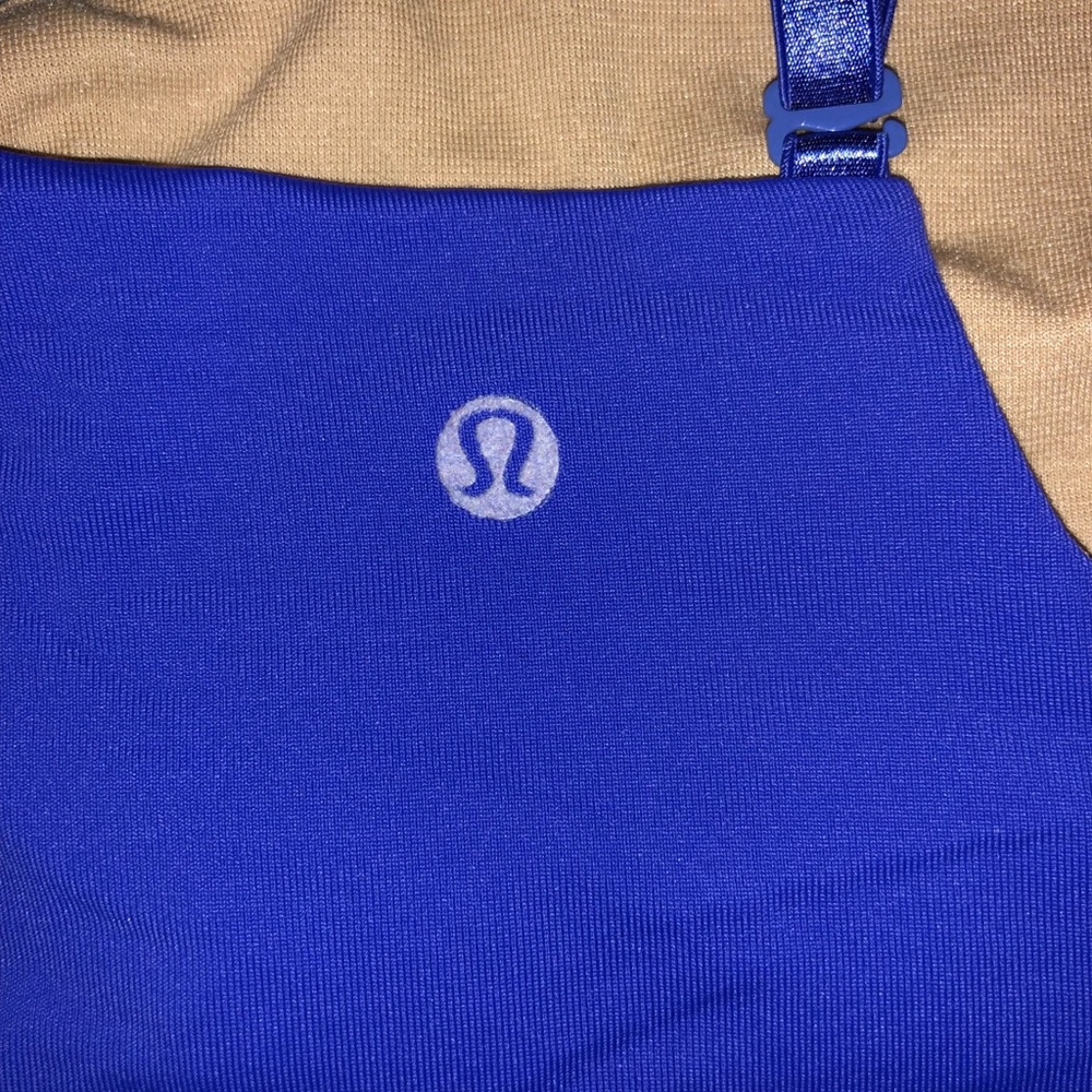 Lululemon work out top - Picture 2 of 2